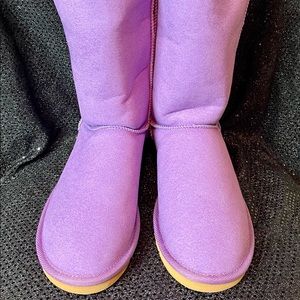 UGGS size 8